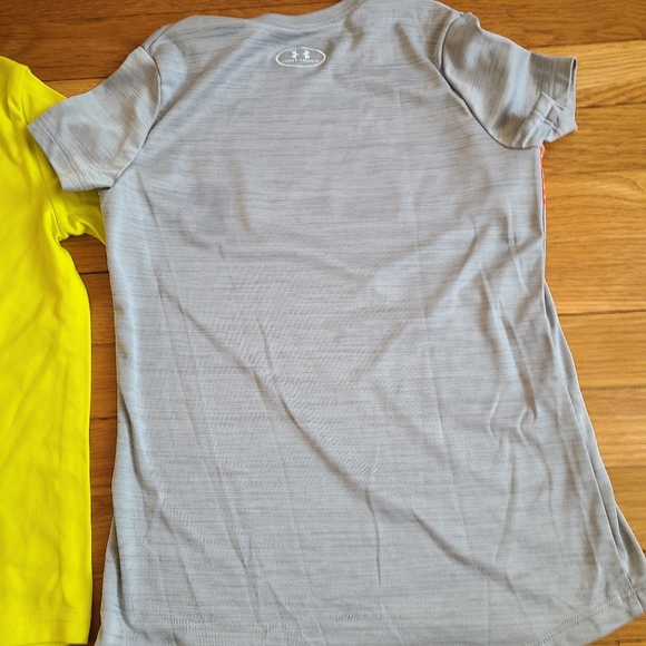 1 Rebook and 1 Under Armour Active shirt 👕 - Picture 9 of 10
